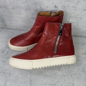 Frye Gia Lug Sneakers Women's Size 7.5 Red Leather Side Zip Twee Glam Casual